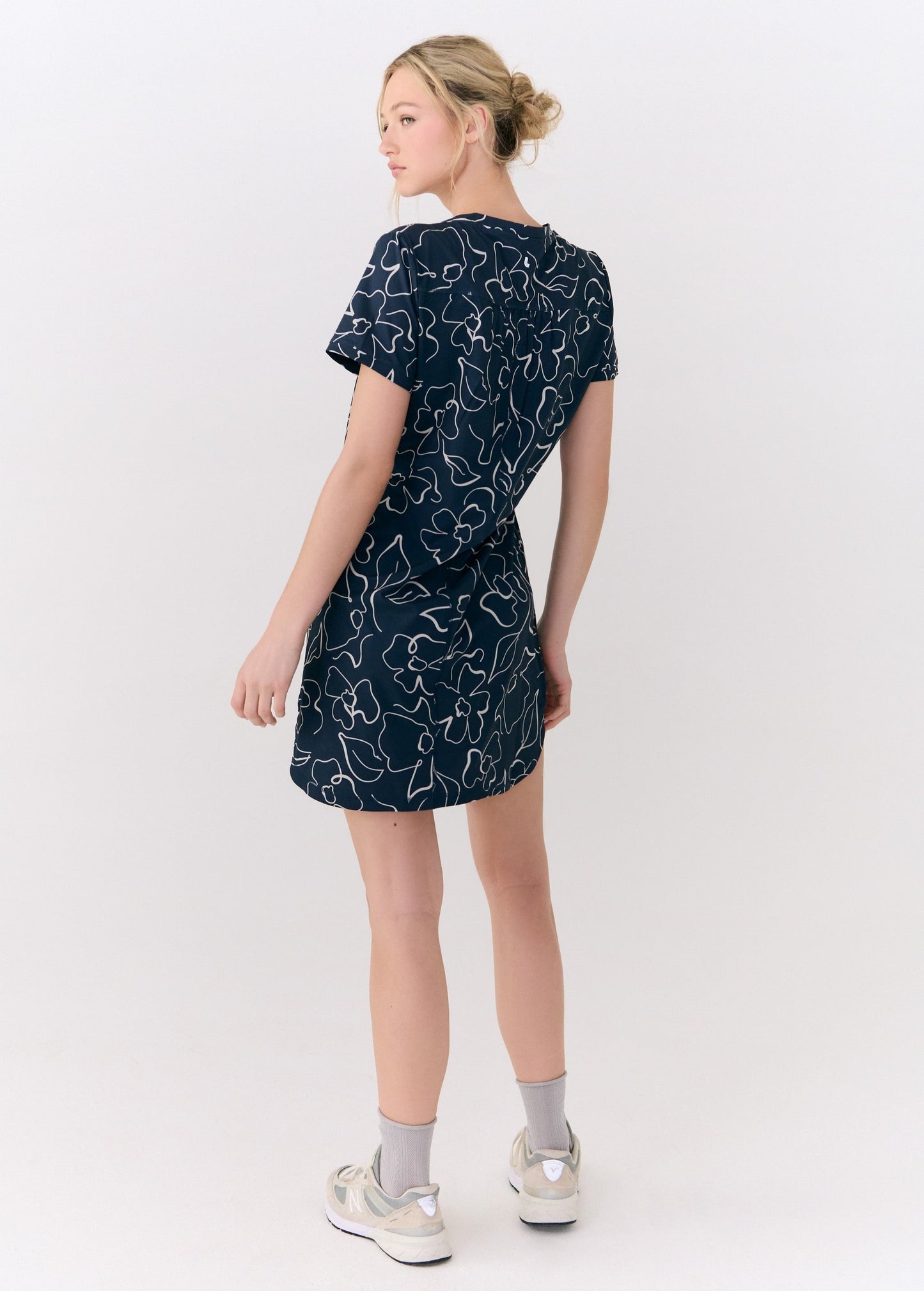 Olivie V-Neck Dress